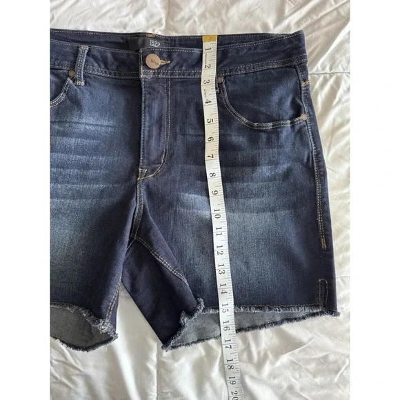 1822 Denim Women's Jean Shorts Size 14 Blue Cut Off New With Tags - Picture 4 of 11